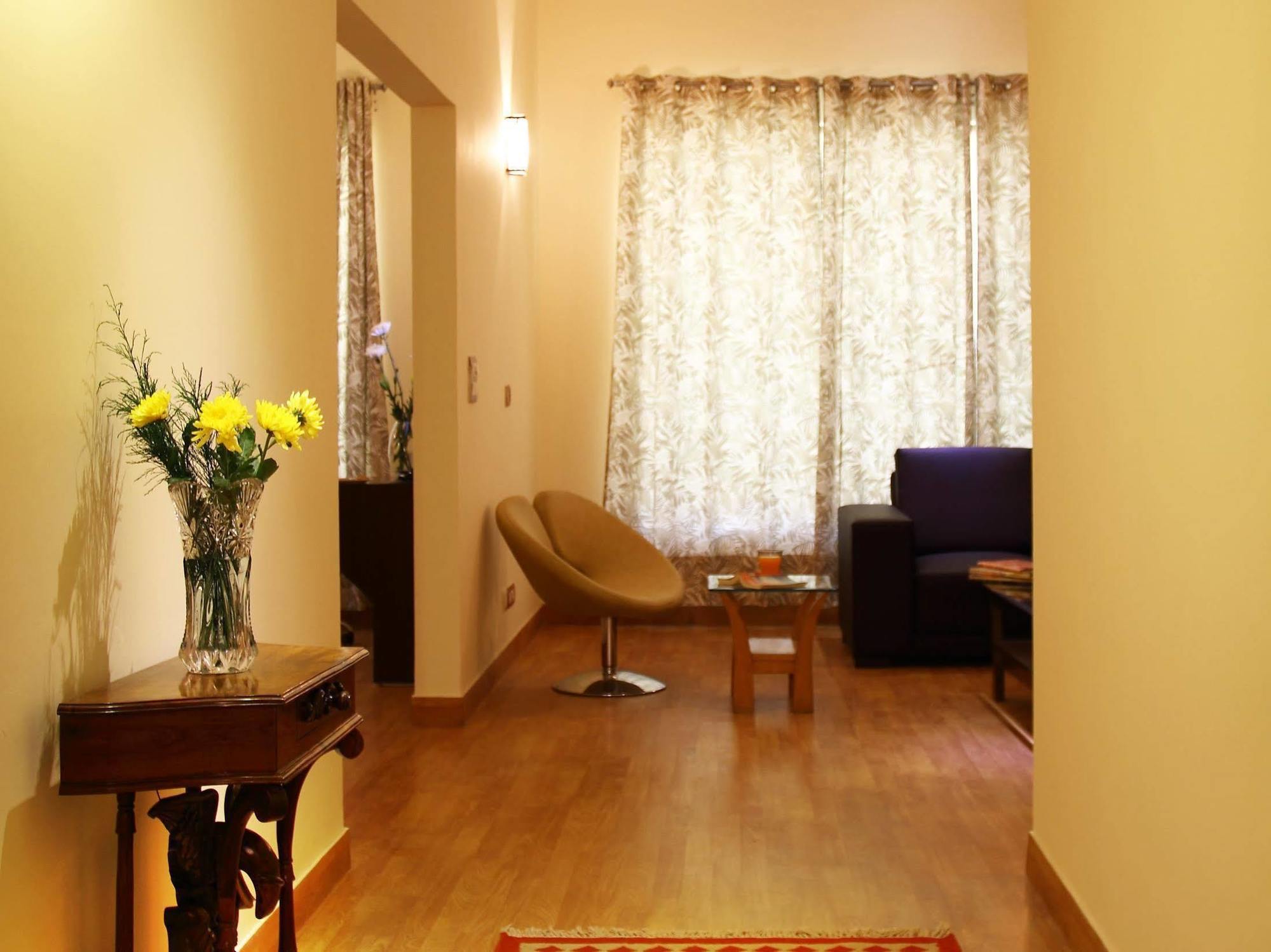 Perch Arbor-Golf Course Road Hotel Gurgaon Exterior photo